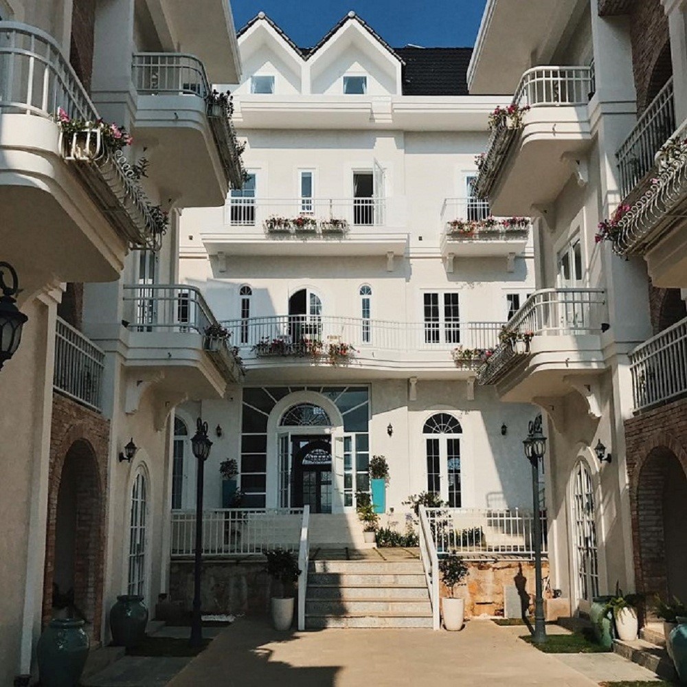 Khách sạn De Charme Village Đà Lạt